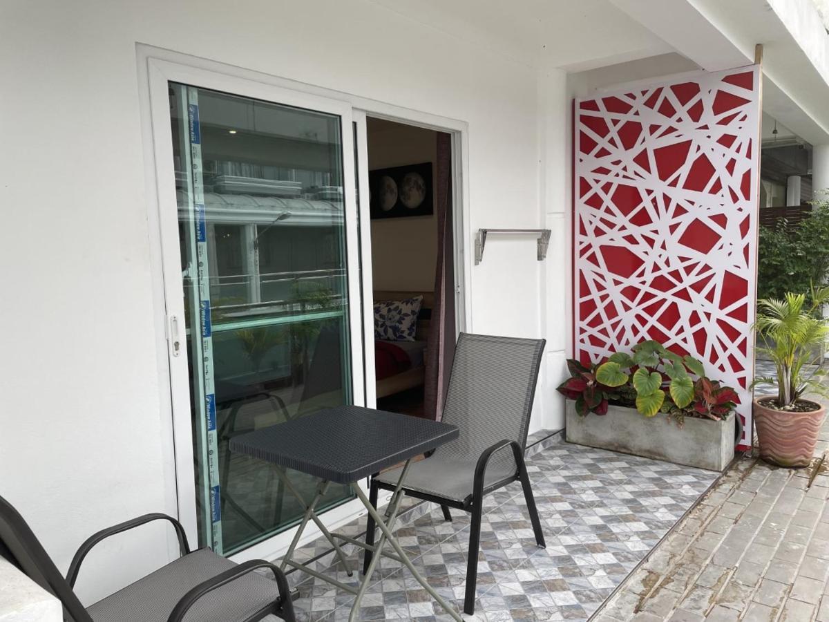 Inn Dulgence Patong Exterior photo
