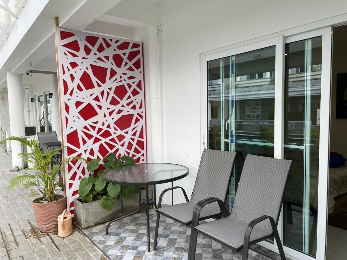 Inn Dulgence Patong Exterior photo